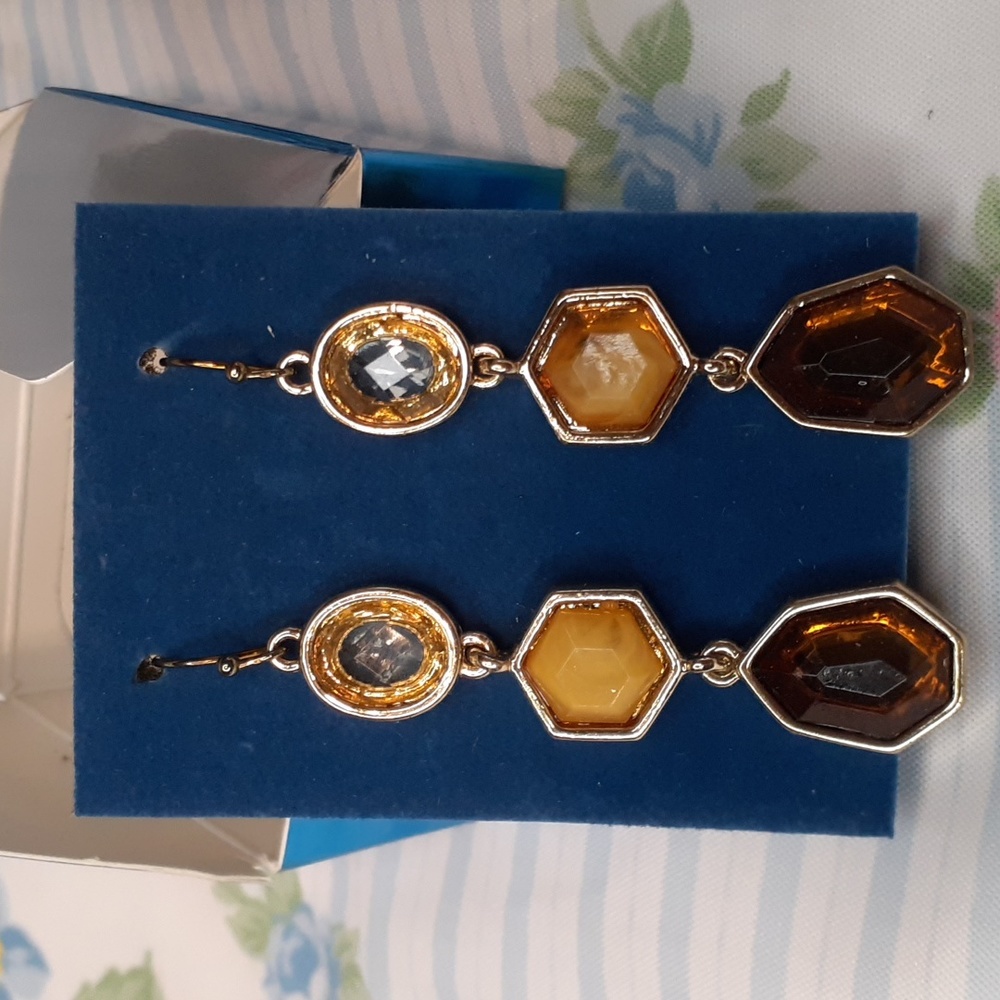 Avon Caramel Colored Linear Pierced Earrings 2009